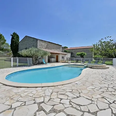 Сasa de vacaciones Maison Cévennes Gard 8 Pers Avec Piscine Jacuzzi Animaux Acceptés Savignargues
